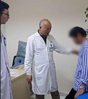 罗以(乳腺癌复发和转移和年龄有关吗年龄越小，是否更容易复发？)