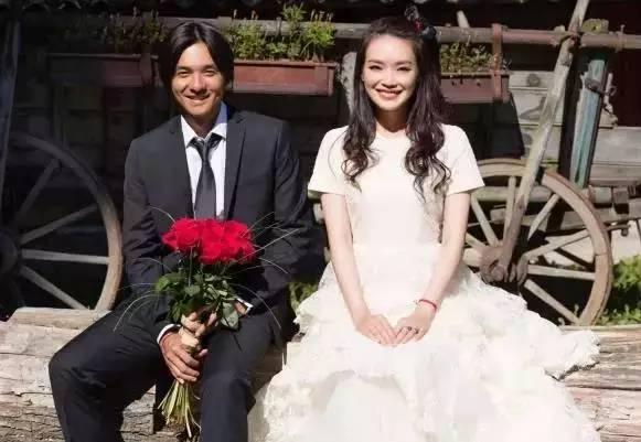 张震舒淇片场忘我激吻，停止后才发现，导演、摄像师已在旁边抽烟