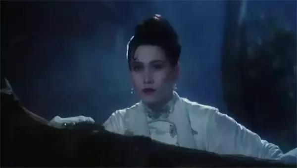 和王小凤并称鬼后，最美女僵尸，如今幸福美满