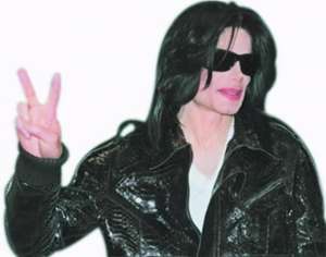 迈克杰克逊死因(迈克杰克逊死亡，源于被注射异丙酚，私人医生穆雷是过失还是故意)