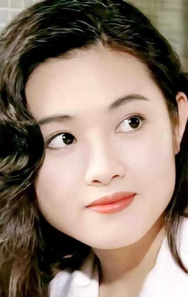 《蜜桃成熟时》：30年后，这部香港电影经典凭什么打动人心？