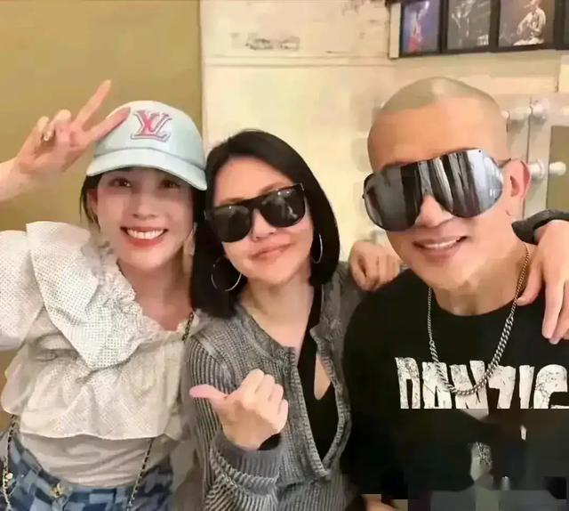 瓜来了！大S前经纪人爆猛料，牵扯到小S和徐妈，上梁不正下梁歪？