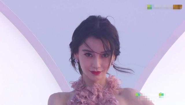 GQ红毯看点：baby怼脸太惊艳，邓伦变油腻男，杨天真成大风受害者