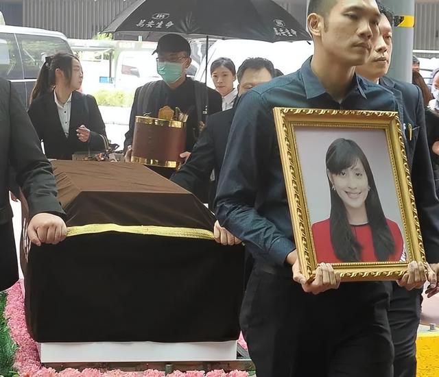 《房思琪的初恋乐园》，是怎么被歪曲近10年的？