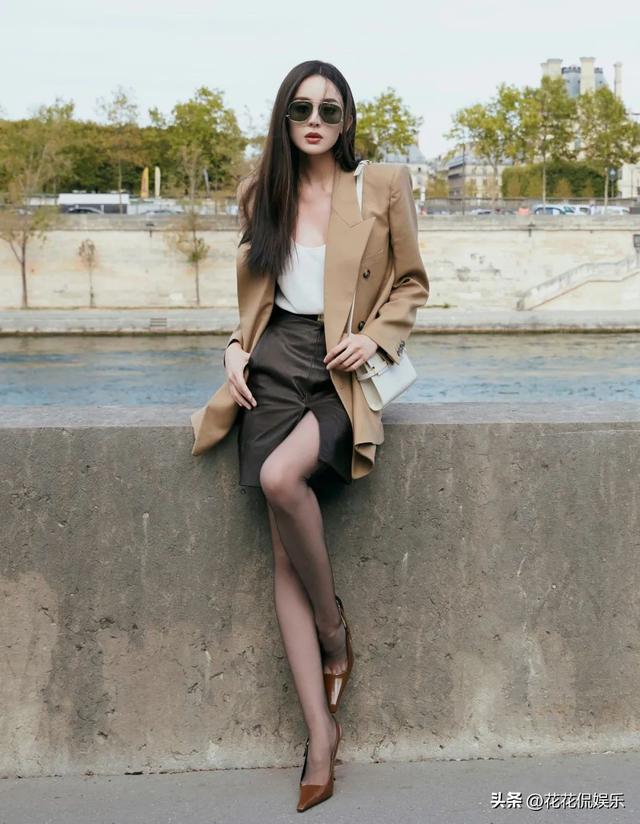 NO.2丨古力娜扎黑丝大赏：长腿诱惑力爆表，网友直呼看不够！