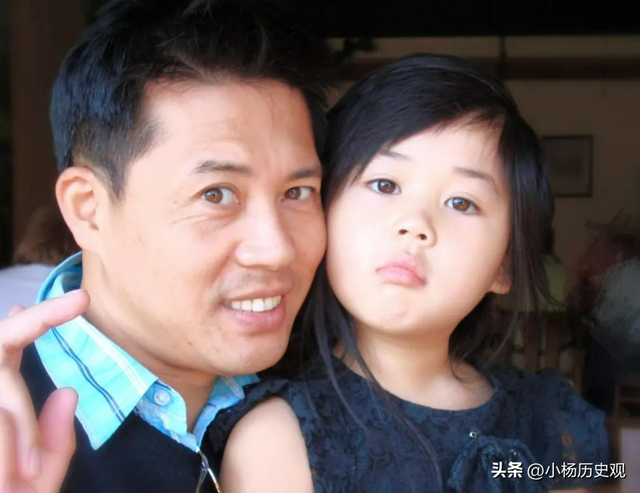 他是国家一级演员，娶大美女夏菁，妻子重病也不弃，今成人生赢家