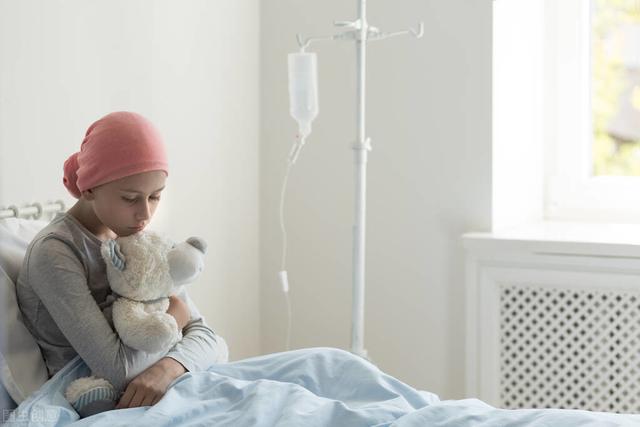 37岁男星于笑确诊白血病，专家提醒：出现7大症状及时就医