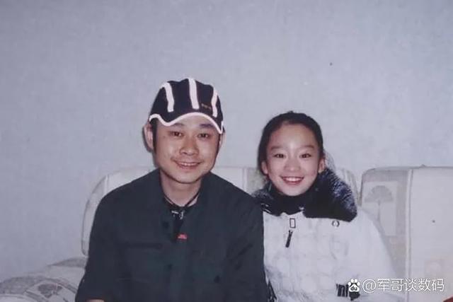 刀郎的二任妻子：杨娜从挚爱到过客，朱梅坚守陪伴，迎来了春天