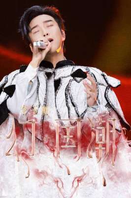 水墨丹青李玉刚(圆梦来“听”李玉刚演唱会，盲童李玉顺开口唱《万疆》惊艳全场)