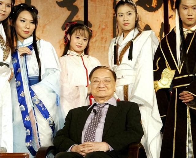 他为娶小三抛弃相伴23年妻子，儿子因此离开世界，前妻孤独终老