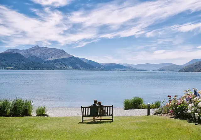 没有谋生能力的人，没有资格谋爱