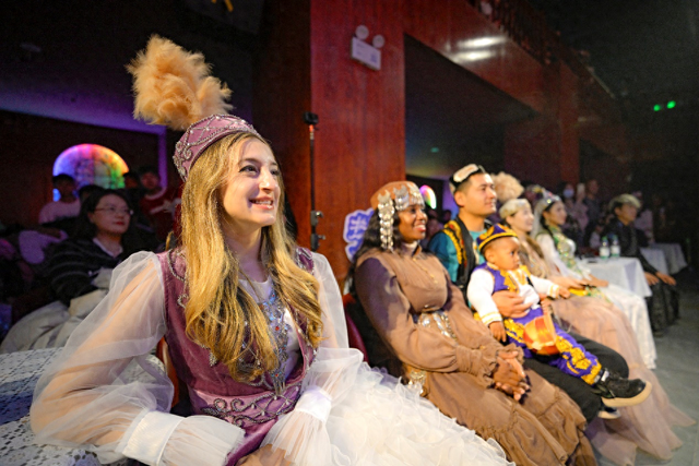 推开“穿越之门”中外网红达人梦回千年领略大唐盛世风采