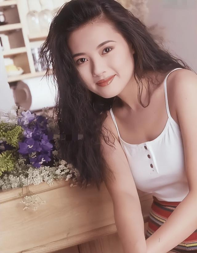 香港大尺度“三级片”《蜜桃成熟时》当年清纯的李丽珍为什么会拍