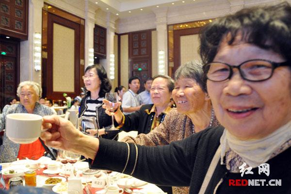 回顾那些年，八千湘女一起走过的青春