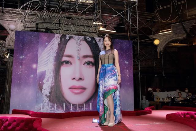 “平民天后”徐怀钰孕育“新生命《光致·蜕变》,浓缩13首好歌!