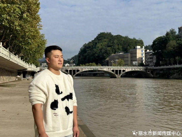 跃入水中火速救人 “00后”退役特种兵勇救落水群众