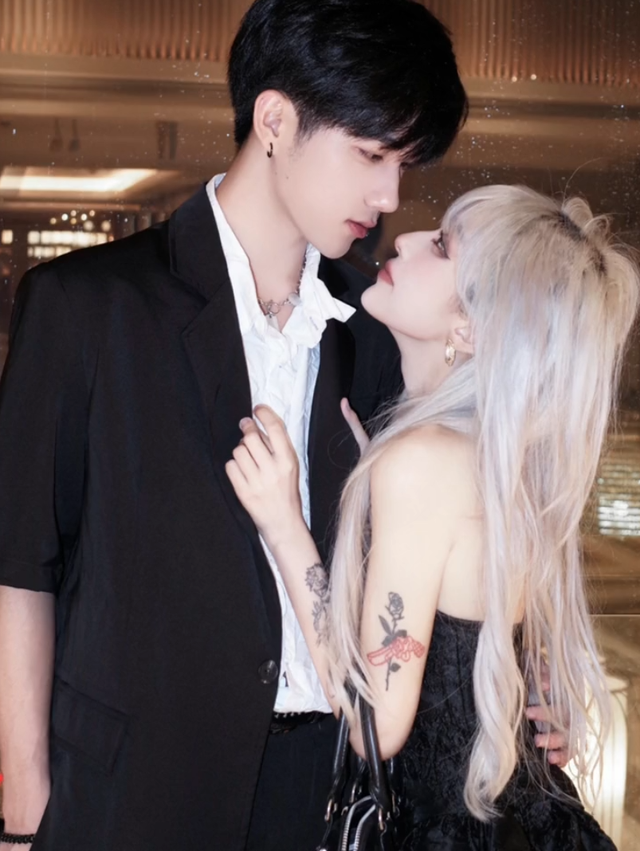 机智张男友被曝是渣男，出轨成性偷拍女孩洗澡，多张聊天记录曝光