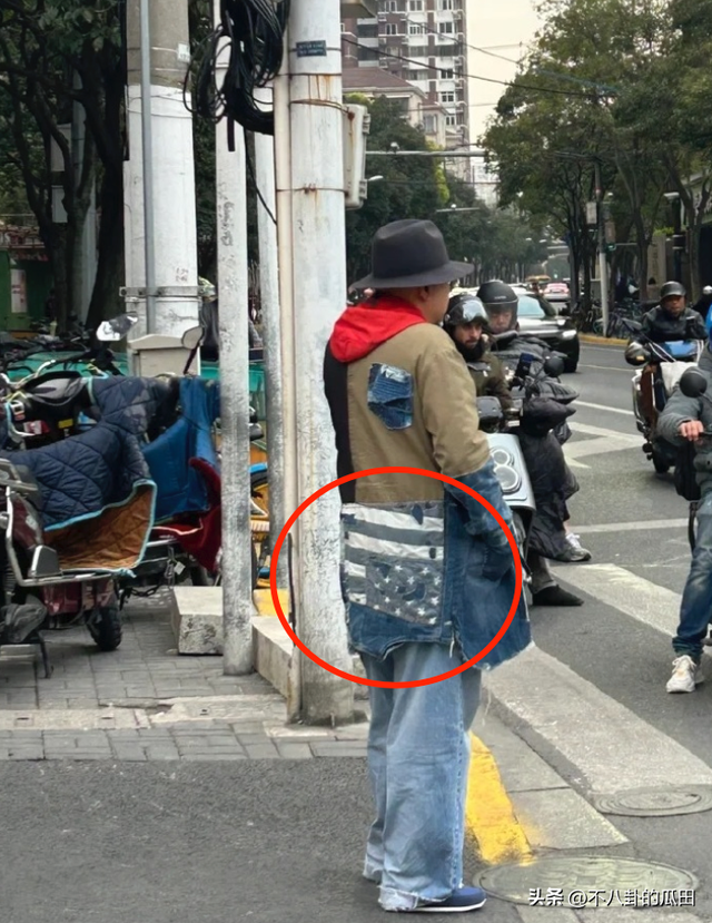 徐峥把星条旗穿在身上,欧阳震华质疑日本学校,这就是差距