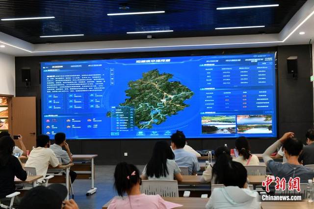 一汪清水，绘就水韵绿都生态底色