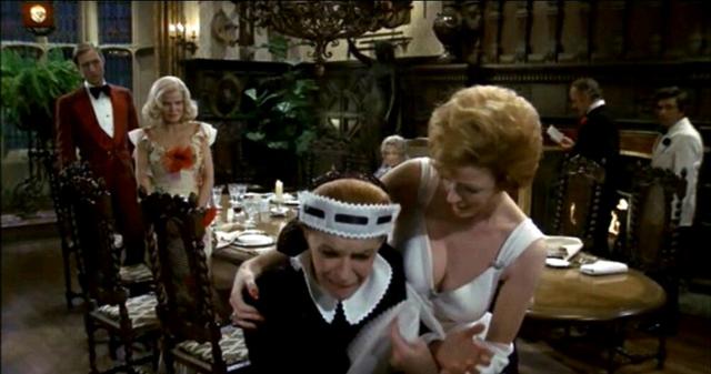 电影《怪宴》用黑色幽默的方式，间接的来嘲讽、挖苦侦探文化！