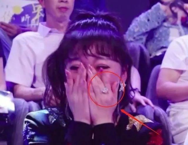 《青你2》排名惹争议，面冷心热的赵小棠竟然是她们中的隐形富二代