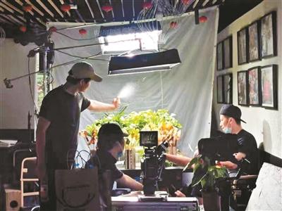 专访｜纪录片《宵夜江湖》总导演杜兴：“美食只是载体，我要反映的是人生故事”