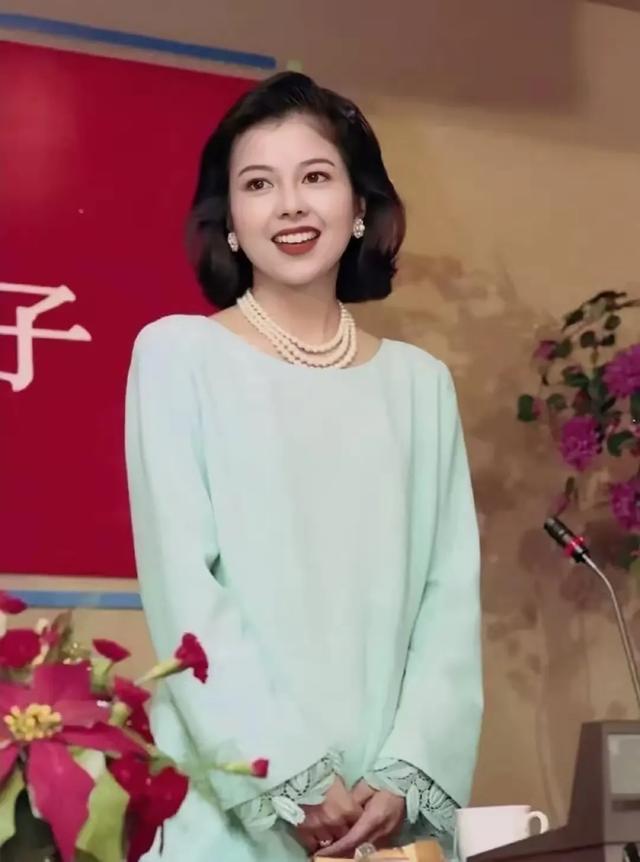 12位日本昭和女星,个个都是风情万种的美熟女,你更喜欢哪一位?