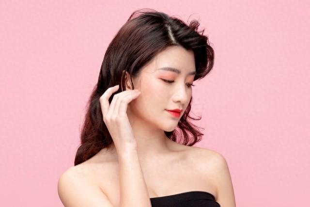 好色的女人（小说）