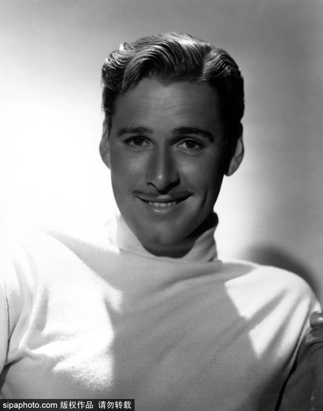 人设崩塌？他在荧幕上是行侠仗义的英雄 私下却酗酒、乱交