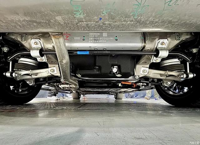 深蓝S09 长超5米2，豪华大6座SUV！“9”字辈家族添新丁！