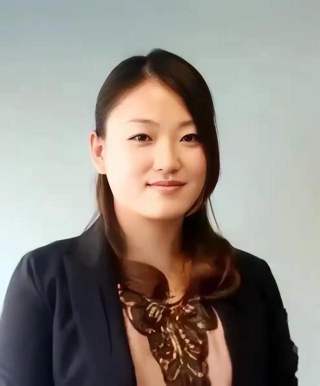 刘强东的三段感情经历和他背后的女人们