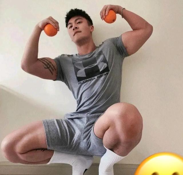 抓拍那些18岁的体育生帅哥，哪一个是你的菜？