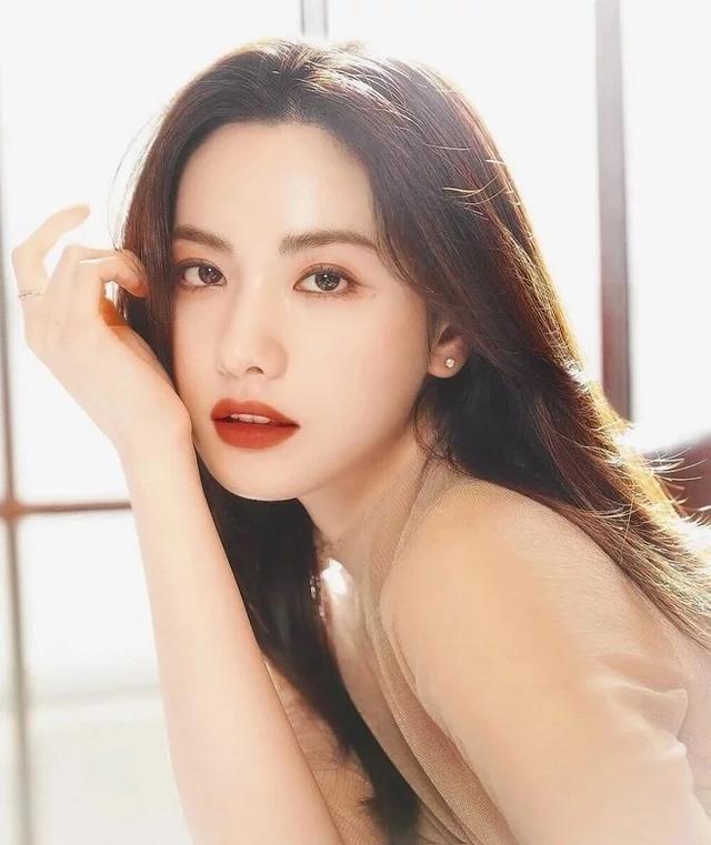 “世界第一美女”吹不出来，她连续三年惊艳世界，让网友过目难忘