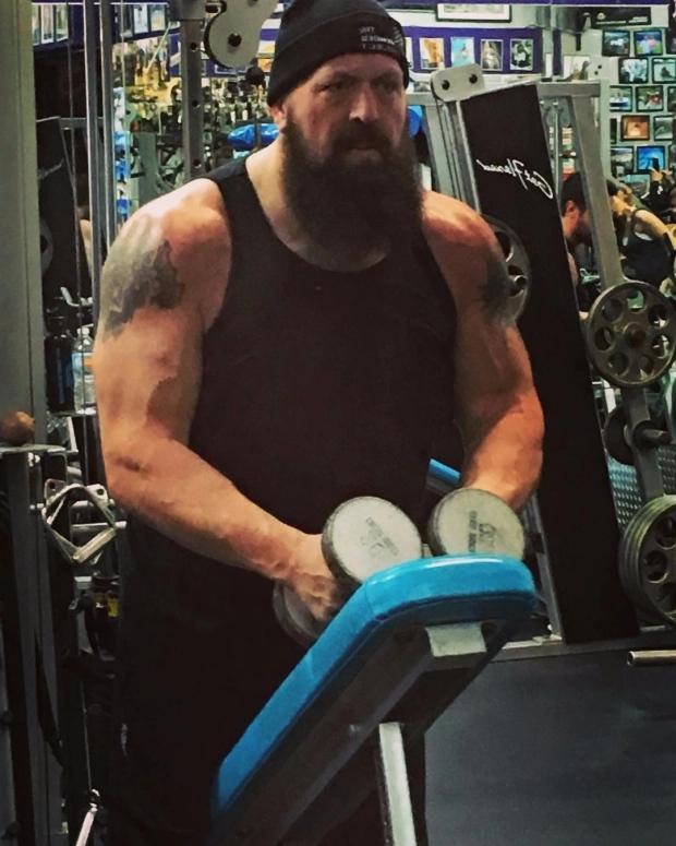 大秀哥：从体重450斤的大胖子，到6块腹肌的巨人，太不容易了