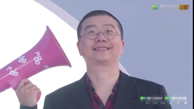 GQ红毯看点：baby怼脸太惊艳，邓伦变油腻男，杨天真成大风受害者