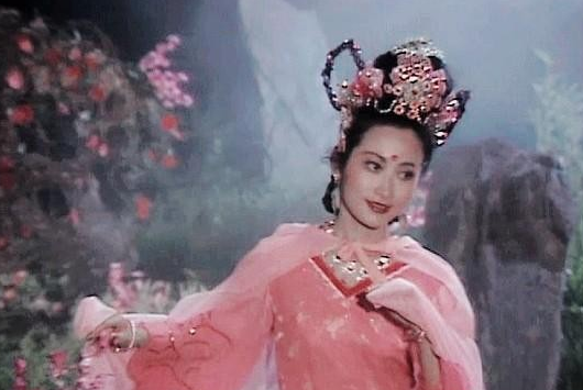 《西游记》王苓华演“杏仙”一夜爆红，却嫁华侨移居美国教舞蹈？