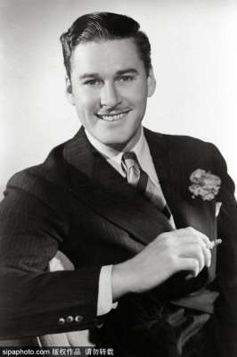 乱交故事(人设崩塌？他在荧幕上是行侠仗义的英雄 私下却酗酒、乱交)