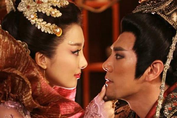 封神中,狐妖妲己故意勾引伯邑考时,伯邑考为什么就能忍得住