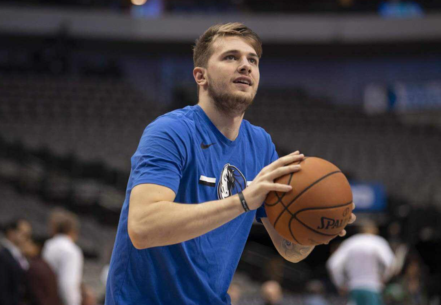 东契奇活该被交易，球队给 11 天时间减肥，他无视球队要求