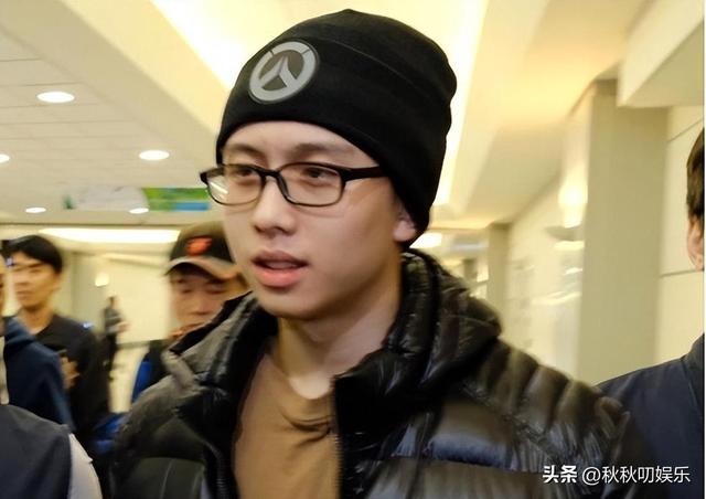 被畸形母爱毁掉的星二代：母乳12年，同床15年，荒唐的事还在后面