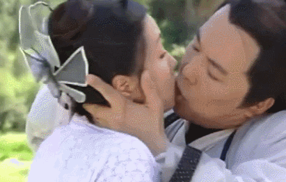 车祸后躺在地上吻，拔掉氧气管还要吻，国产剧花式吻戏智商在哪？