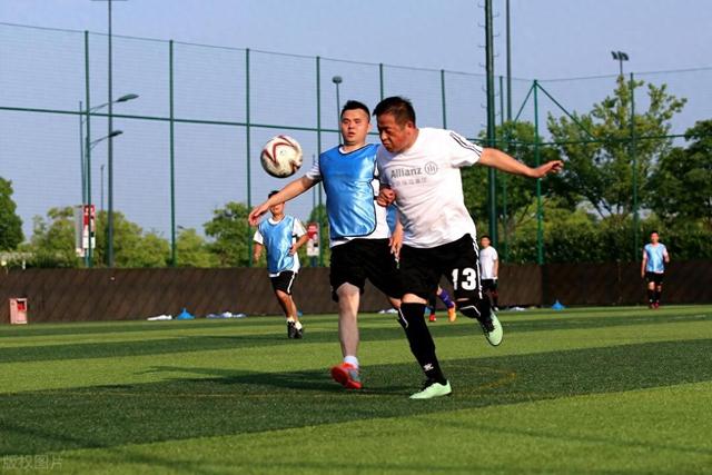 “好球!”翻译为“good ball”老外表示错的离谱！