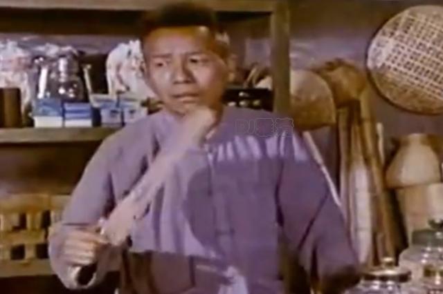 昔日北影演员，长得“歪瓜裂枣”，总跑龙套却令人难忘，93岁去世