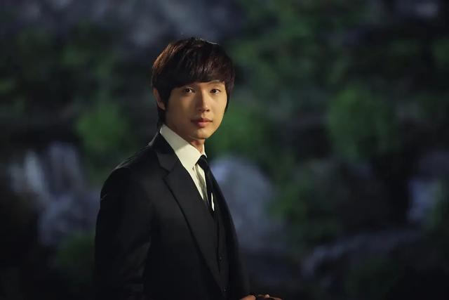 《小偷家伙，小偷大人》命定相遇，检察官与双面专家张石木的冒险