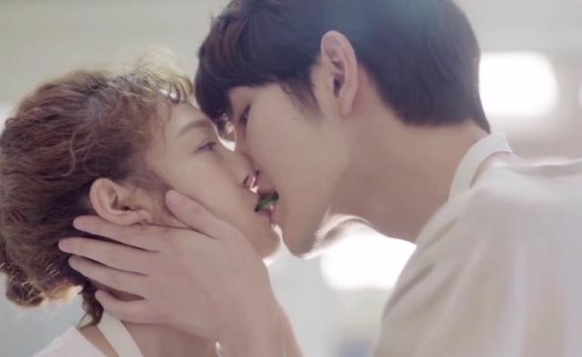 车祸后躺在地上吻，拔掉氧气管还要吻，国产剧花式吻戏智商在哪？