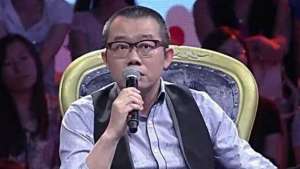 涂磊的老婆照片(主持人涂磊宣布全家病倒，妻子患上肺炎，晒图再现脚下经典动作)