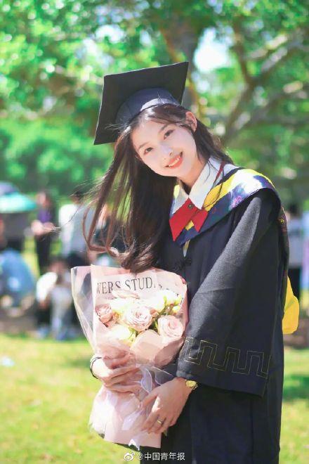 毕业一年后母校补办毕业典礼 那就好好告个别吧