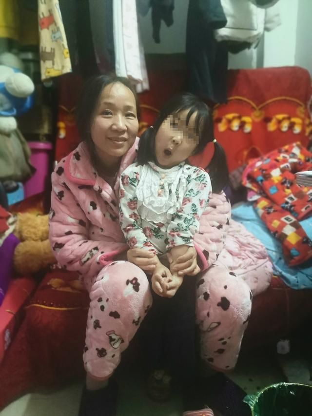 “你那么红了,怎么还在开出租?”