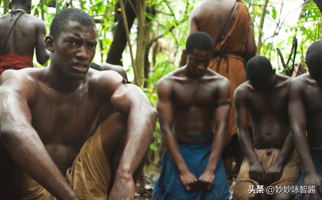 电影《根》中反映了怎样的种族意识?