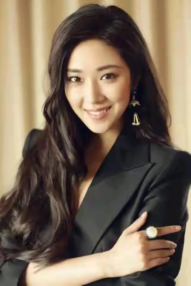 菅纫姿：用演技书写多彩人生的内地女星！